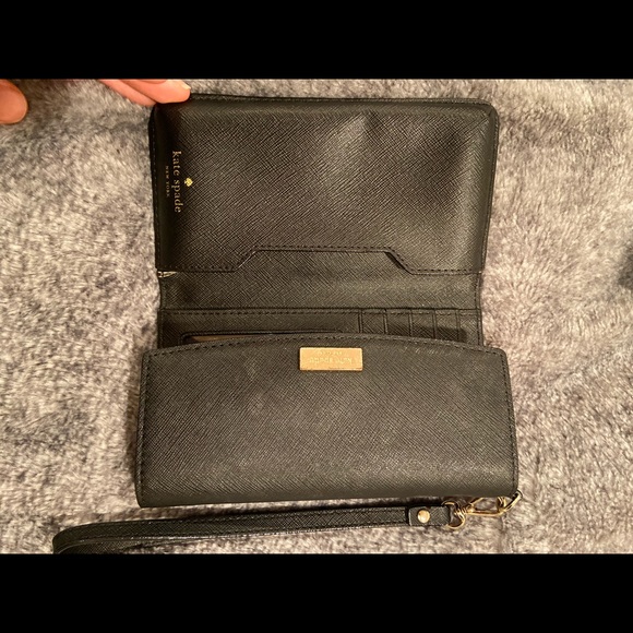Kate spade wristlet - Picture 3 of 8